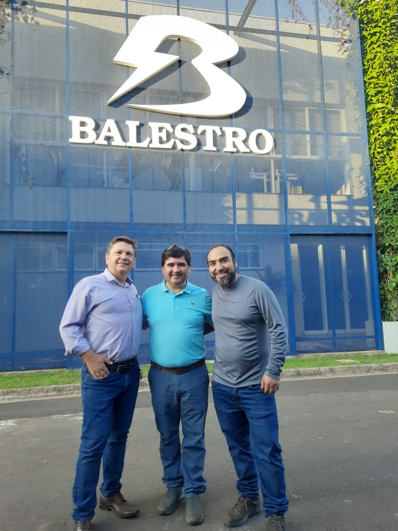 Leia mais sobre o artigo A Balestro recebeu hoje uma visita muito importante! Alexis Peña da SEMAT e o Eng. Juan Carlos da SAESA ambos do Chile